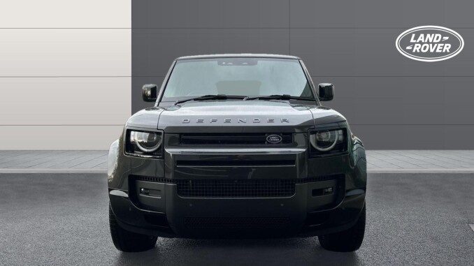 Land Rover Defender 3.0 D350 X-Dynamic HSE 130 5dr Auto Diesel Estate - Image 7